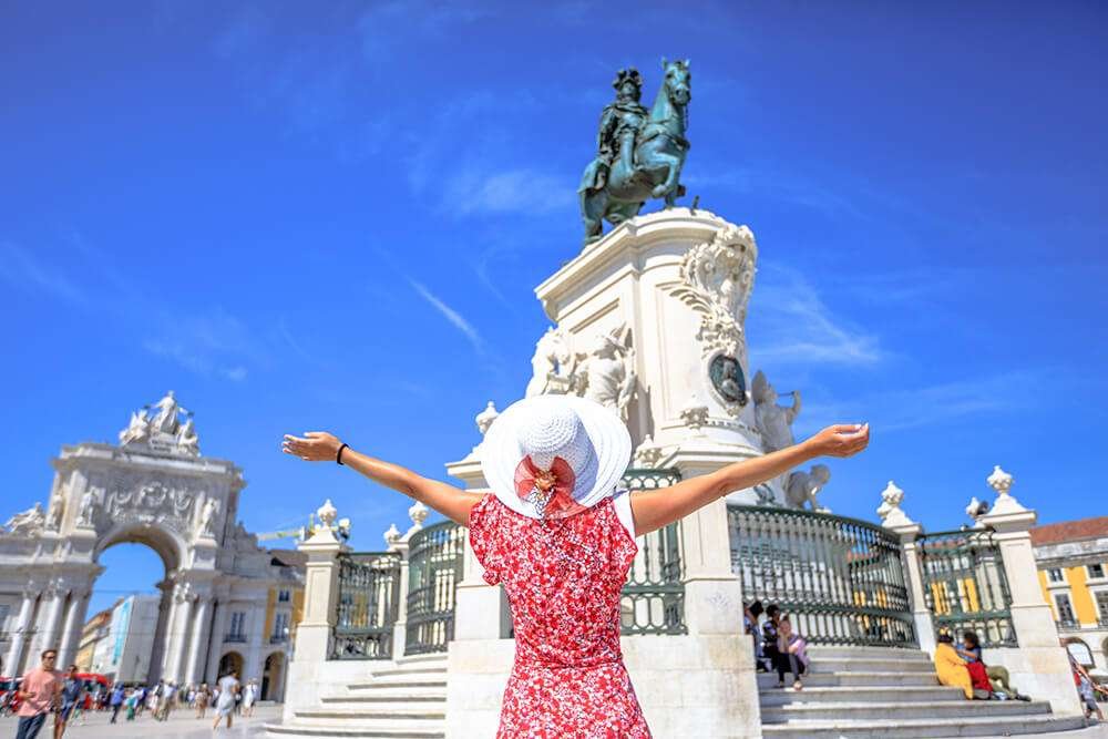 Reiterstandbild in Praça do Comercio in Lissabon